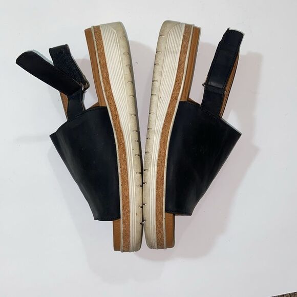 Adrienne Vittadini Sport Black and Tan Sandals Modern Design Women Size 8 - Picture 7 of 15